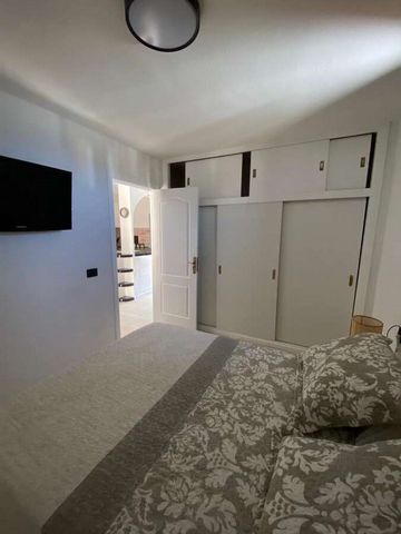 A vendre appartement avec 2 chambres, 1 salle de bain et balcon à Porto Santiago, à 2 minutes à pied de la mer