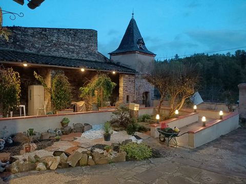 A substantial village property of some 413m2 in total, in one of the most beautiful villages in France, close to vibrant Albi and the UNESCO recognised village of Cordes-sur-Ciel. The property offers potential as a large family home and would be suit...