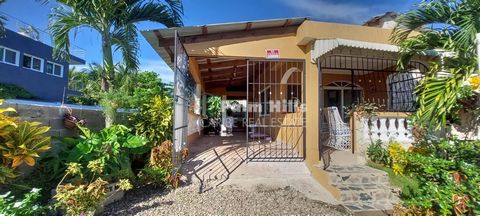 Le ofrecemos la oportunidad de comprar una hermosa y muy bien cuidada pequeña casa dominicana entre cálidos dominicanos para vivir una vida tranquila y sencilla lejos del lujo y la comunidad cerrada. En 150 m² tiene una amplia cocina abierta con sala...