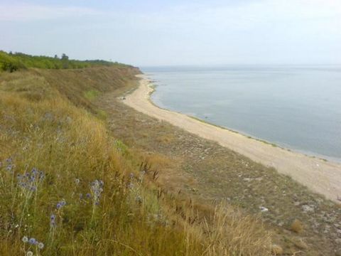 LAND 1. ZEILE des SEA-Grundstücks 42 decares/42 000 m2/im S. Durankulak, neben dem Meer auf der ersten Linie, 420 Meter Länge des Grundstücks, das an den Grüngürtel grenzt/15-20 m. Breitengrad/Am Strand, 55 Meter vom Wasser, 150 Meter vom Campingplat...