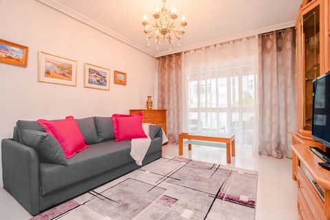 We offer you a flat that is in the center of town. The area is 52 m2, consists of living room, kitchenette, bathroom, bedroom and Terrace. There is everything you need to live and rest: furniture, appliances, crockery, bed linen and towels. Spanish t...