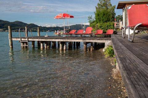 This detached, single-storey chalet is located in the beautiful holiday park Resort Wörthersee, a short walk (5 minutes) from the clear blue lake with the same name. The small-scale centre of Schiefling am Wörthersee is only 2.5 km away and the nice ...