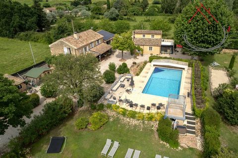 Le Nid-de-Provence vous propose à la vente cette magnifique propriété de 298 m2 habitable, 9 pièces,7 chambres; divisée en 2 parties indépendantes sur un parc arboré et fleuri de plus 5000m2 avec piscine de 12m x 6m (chauffée, couverte, sécurisée). M...