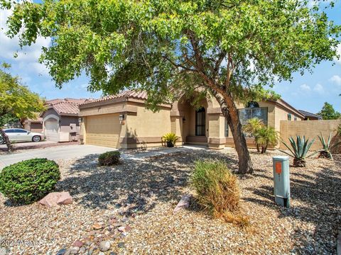 This meticulously maintained 4-bedroom (or 3-bedroom plus den) residence, located in a highly desirable area near the 101 and I-17, is priced to sell. The property features an open floor plan with vaulted ceilings, providing a spacious and inviting a...