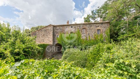 La Torricella is a unique and imposing dwelling, built over the centuries from a medieval watchtower. Characterised by solid stone masonry, it is immediately striking for its original entrance, which is through a covered passageway, surmounted by an ...