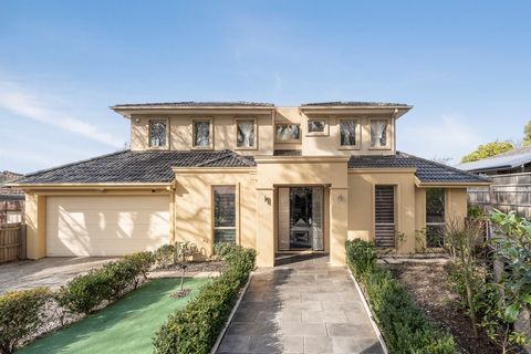 Une maison de ville de taille familiale de style impeccable dans l’un des boulevards les plus prestigieux et bordés d’arbres du quartier des comtés anglais, cette maison étonnamment grande, de trois chambres plus un bureau / 4ème chambre est accessib...