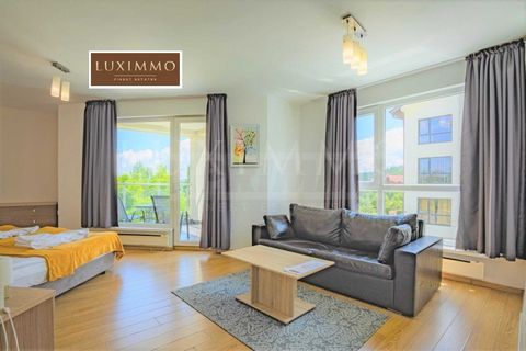 LUXIMMO FINEST ESTATES: ... Une offre attrayante pour un studio spacieux dans un complexe fermé moderne, construit dans la région de Kosherina de la station de montagne de Bansko. Le complexe est situé au pied de la montagne Pirin, à 800 mètres de la...