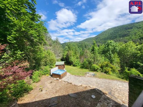 Ein außergewöhnliches Chalet im Herzen der Pyrenäen Audoises, eine seltene Perle auf dem Markt Entdecken Sie dieses herrliche Chalet auf einer Höhe von 800 m, eingebettet in einen Pinien- und Buchenwald, auf einem 7000 m² großen Grundstück. Dieses se...