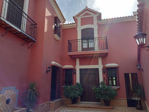 Total surface area 519 m², villa plot area 240 m², usable floor area 478 m², single bedrooms: 3, double bedrooms: 2, 4 bathrooms, 1 toilets, air conditioning (hot and cold), age ebetween 10 and 20 years, built-in wardrobes, width: 11 m, depth : 21 m,...