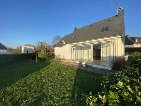 AVAILABLE IMMEDIATELY Location: 10 minutes from Vannes, 13 from the TGV station, 11 from the Hospital, less than 15 minutes from the Echangeur to Rennes, Nantes and Lorient, 5.2 km from the Intermarché de St Avé, the Kermelin employment area, 4.5 km ...