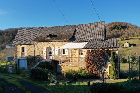 In the Auzits area, discover this property comprising a main house of approximately 143 m² and an annex of approximately 51 m², which can be used as a gite, rental, space to accommodate family and friends, or workshop, all on a plot of 2473 m². You w...