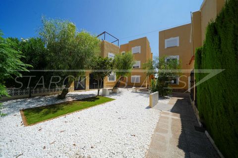 This cozy apartment on the first floor of a well-maintained community complex offers you the perfect opportunity to experience the Mediterranean lifestyle. Within just a few minutes' walk, you can reach the popular Les Deveses Beach, restaurants, and...