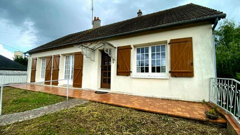 Nadège Fontaine vous propose cette maison sur sous-sol construite sur un terrain de 900 m2 , dans une commune tous commerces à seulement 15 mn de Vendôme . DESCRIPTIF : rez de chaussée : entrée sur couloir desservant salon séjour de 30 m2 avec chemin...