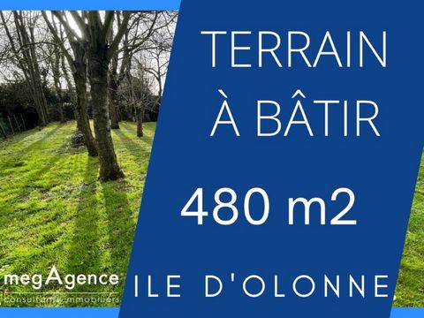 EXCLUSIVITE MEGAGENCE: Isabelle et Wilfried CASTEL vous proposent ce beau terrain à bâtir de 480 m2 hors lotissement, non viabilisé, bien orienté et libre de constructeur. Emprise au sol 30 %. Les informations sur les risques auxquels ce bien est exp...