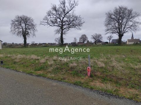 Situé à Commer (53470), à proximité de Mayenne, ce terrain constructible viabilisé de 1147m² offre un cadre idéal pour un projet de construction. La commune de Commer, calme et résidentielle, bénéficie d'un environnement verdoyant propice à la tranqu...