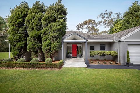 Expressions of Interest close Wednesday 2 October 12.00pm (unless sold prior) Stylishly presented, beautifully maintained and ready to love, this striking single-level home presents an exceptional opportunity to embrace a coveted lifestyle of serenit...