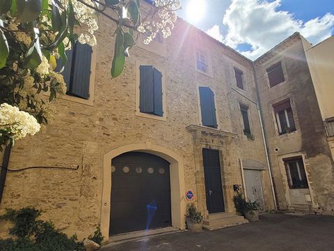 Behind a beautiful stone facade hides this unique Maison de Maitre with two apartments. The first floor consists of a renovated flat including two bedrooms, and independent suite with another bedroom, and a superb terrace. The second floor has the sa...