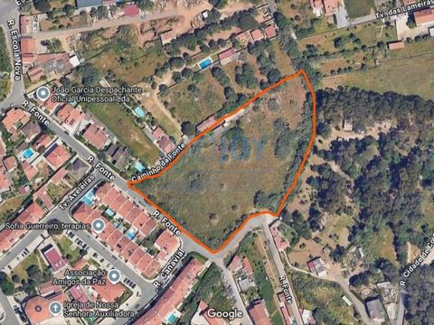 Plots of land, consisting of three distinct properties, contiguous to each other, which will be sold together. The first property is an URBAN land with 1,397m², where it is possible to build houses with up to 2 floors above the threshold level, with ...