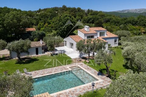 Dans l’écrin paisible d’un des quartiers résidentiels les plus prisés de Châteauneuf-Grasse, se niche une magnifique villa provençale au charme authentique, entièrement rénovée pour marier harmonieusement modernité et tradition provençale. Dotée de 4...