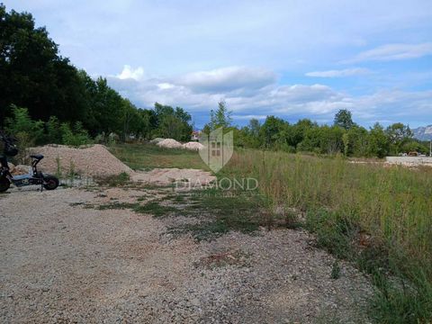 Location: Istarska županija, Labin, Labin. Labin area, we are selling a building plot with a building permit. Excellent building land is located just a few minutes by car from the city center. The land is flat and rectangular in shape, which allows y...