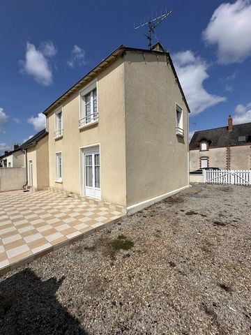 Avec Groupe Demain Immobilier, venez découvrir cette maison dans un village avec toutes les commodités à proximité. Au rez de chaussée : une belle pièce de vie lumineuse, une cuisine aménagée, une salle d'eau, toilette et une chambre. A l'étage : 3 c...