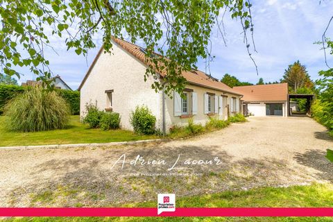 En EXCLUSIVITÉ à Pruniers-en-Sologne (41200) - MAGNIFIQUE ENSEMBLE IMMOBILIER au porte de Romorantin-Lanthenay et de toutes ses commodités. Venez profitez du charme d'une maison rénovée avec goût et de sa magnifique maison d'amis. La maison principal...