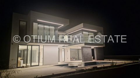 Smart 5-Star Luxury Villa – LIŽNJAN, Exclusive, Otium Turnkey Property! This exclusive villa with a modern interior proudly represents one of our turnkey projects at Otium Real Estate. Our specialization lies in delivering projects that exceed expect...