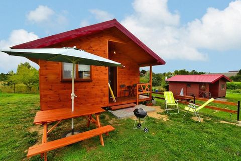 Accoglienti case estive in legno alla periferia di un piccolo villaggio turistico, in un ambiente tranquillo e silenzioso. La spiaggia del mare è a soli 15 minuti a piedi o pochi minuti in bicicletta. Nelle immediate vicinanze ci sono diversi bar che...