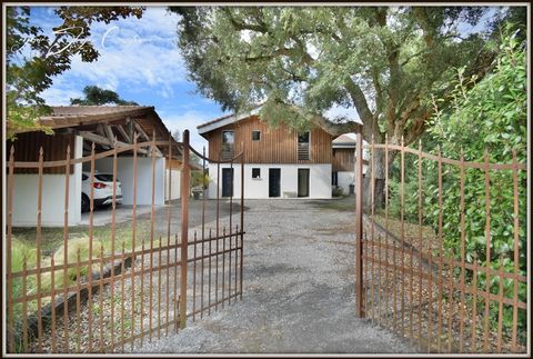 Découvrez cette somptueuse maison biocéphale, véritable havre de paix niché à quelques pas du lac de Soustons et du cur vibrant de la ville, dans un cadre calme et préservé. Dune surface généreuse de 300 m², cette demeure se distingue par son atmosph...