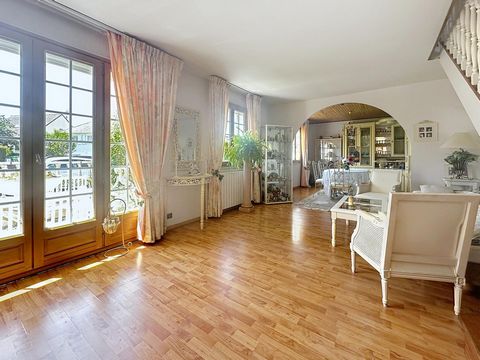 Maison individuelle d'environ 170 m2 au sol et 140 m2 carrez