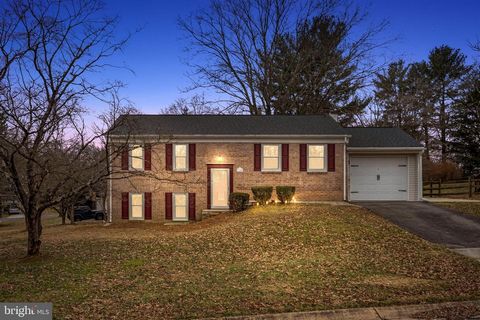 Incredible new price. OVER 200K in RECENT MAJOR IMPROVEMENTS. Welcome to this top to bottom renovated home within the coveted Westleigh community. This serene residence offers 4 bedrooms, 2 baths, and a garage perfectly situated on a .27 acre corner ...