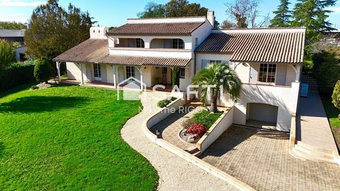Villa 10 pièces 230m²