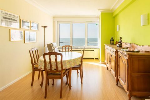 Dit gezellige appartement met 2 slaapkamers biedt een fantastisch frontaal uitzicht op zee en is ideaal voor wie de schoonheid van de kust wil ervaren vanuit het comfort van zijn eigen ruimte. Het appartement is zorgvuldig ingericht en creëert een wa...
