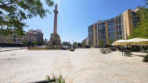 Place Castellane, très beau T3 avec balcon
