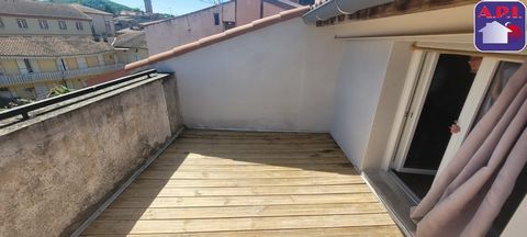 STUDIO MET TERRAS Appartement type 1 met een oppervlakte van 35m², bestaat uit een grote kamer met een keukenhoek en een hoek die kan worden gebruikt als slaapgedeelte, een badkamer en een terras van 9m². PER DIRECT BESCHIKBAAR Huurprijs:  399,00 In...