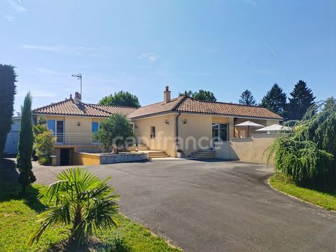 Lacrost (71) Maison à vendre de 180 m² - 6 pièces - terrain de 2 481 m² piscine !