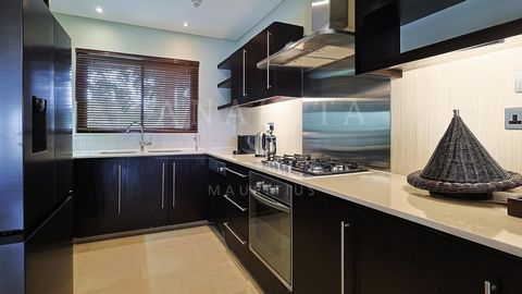 Trakteer uzelf op een idyllische levensstijl op een van de meest prestigieuze landgoederen aan de oostkust van Mauritius. Dit elegante appartement van 215 m², gelegen op de bovenverdieping van een verfijnde residentie, biedt een adembenemend uitzicht...