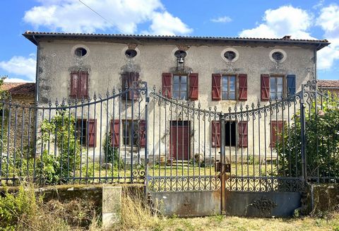 Magnifique manoir authentique avec dépendances et 10 hectares de terrain attenant