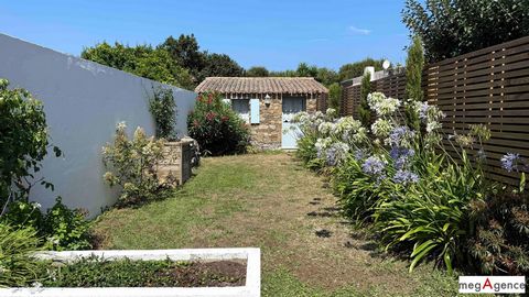 A découvir, charme et calme pour cette ravissante maison en plein coeur de Port-Joinville