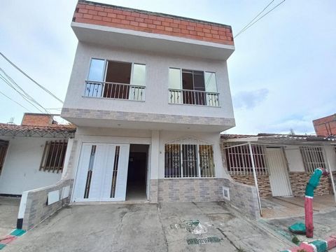 *Unique opportunity!* Spectacular 3-storey detached house for sale in YUMBO, with a lot area of 72 m² and 200m² built. The property features: IT HAS A - Large front garden and internal garage for 1 vehicle - Distribution on 3 levels: - *First floor*:...
