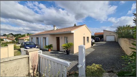 3 chambres, 1 bureau. Bel espace en pelouse. Garage