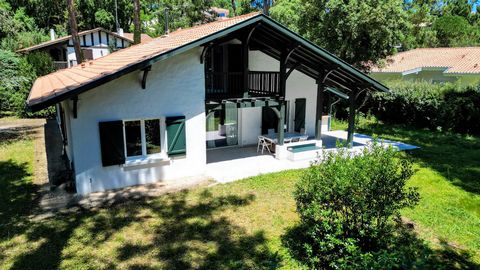Situation idéale au calme sous les pins pour cette maison landaise de standing