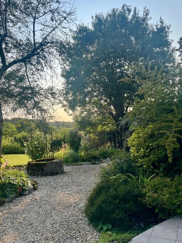 Belle vue, calme, maison de campagne familiale