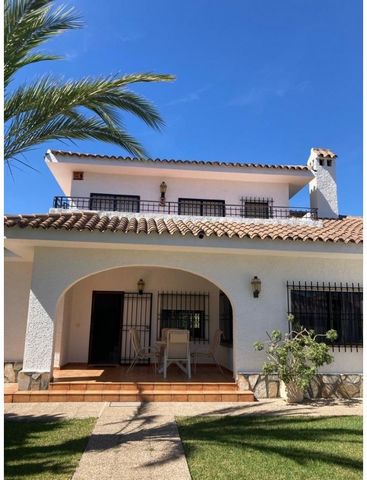 Welcome to this cozy corner of paradise on the Costa Blanca, where our two-story villa is situated in the picturesque Cabo Roig area in Orihuela Costa. This incredible home is located right by the sea, immersing you in an atmosphere of tranquility an...