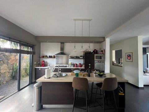 Reference: MU1065VCA1CR Accessibility: Mauritians & foreigners Location: Grand Baie, Mauritius Category: Furnished Resale Status: Built Type: RES Villa Description: - 3 bedrooms (one ensuite) - 2 bathrooms - 1 office or small children's bedroom - Gaz...