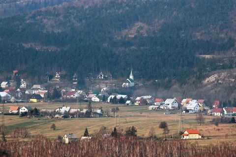 Location: Primorsko-goranska županija, Fužine, Lič. Features: Vlasnički list=1 Tip zemljišta=građevinsko Tip terena=ravan Udaljenost od mora=26800