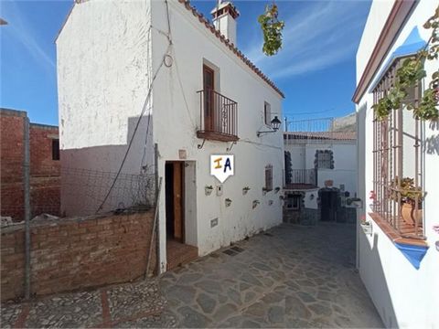 With its quality rustic decoration, lots of windows, feature fireplace and wooden ceilings make it a very attractive and characterful property. This charming 2 bedroom, 2 bathroom, 132m2 built townhouse is situated in Parauta, only 15 minutes from th...