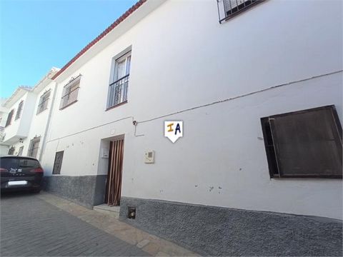 This property of 168 square meters build is located in the town of Alcaucín, province of Málaga, very central and within walking distance to shops, bars, restaurants and just a few kilometres driving from the beaches and airport. This townhouse is di...