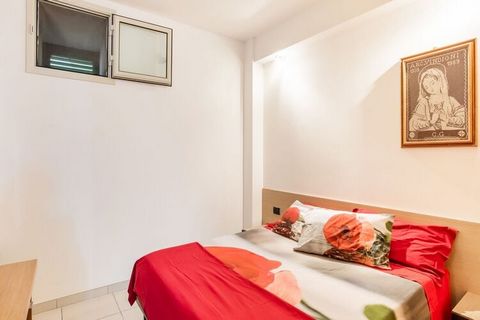 Apartament Zaffiro jest bardzo wyrafinowany, składa się z pokoju jednoosobowego, w którym znajduje się mały salon z kuchnią, wyposażony we wszystkie niezbędne udogodnienia zapewniające komfortowy pobyt. zdarza się, że jest w stanie wygodnie pomieścić...