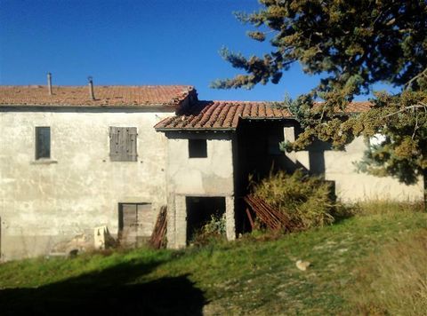 ABBADIA SAN SALVATORE: Farm of 140 hectares of which 120 hectares of hillside arable land partly fenced, the remaining pasture. Property includes farmhouse on 2 levels of about 300 sqm, 2 outbuildings used as storage for 200 sqm. Panoramic hillside p...